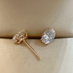 color: 18K gold pair (with earplugs)