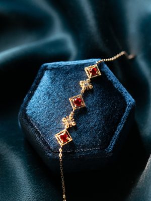 Magic Girl ~ S925 Sterling Silver Plated 18K Gold Retro Garnet Red Zircon Bracelet Women's Light Luxury Design Palace HME