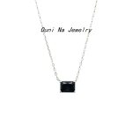 color: White Gold-Black Diamond