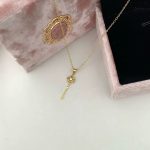 color: 18K Gold