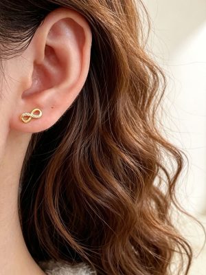Korean version of infinite symbol ~ S925 sterling silver plated 18K gold 8 word diamond earrings ins wind small exquisite simple earrings