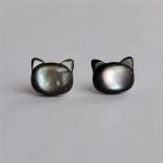 color: Pair of black shell cats