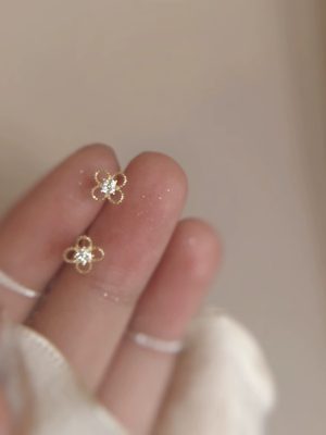 Sterling Silver Moon Evening Flower Dynasty Mini Small Hollow Diamond Zircon Earrings Hollow Body Floral Earrings Earrings Female Ouni Na