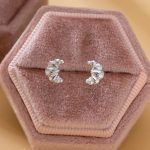color: white gold