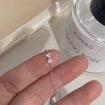 color: white gold