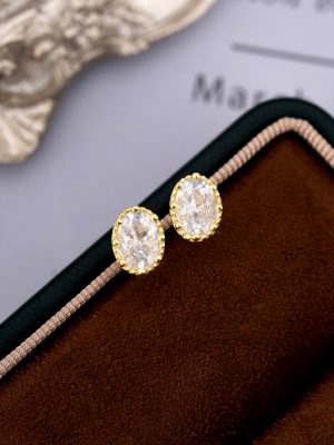 S925 Sterling Silver Super Flash Pigeon Egg Diamond Earrings for Women French Style Light Luxury Retro Design Elegant All-match Earrings