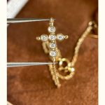 color: 18K Gold