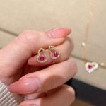 color: 18K gold pair (with earplugs)
