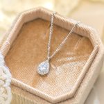 color: White gold-white zirconium