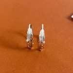 color: white gold