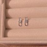 color: White gold pair (including earplugs)