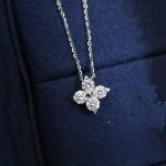 color: White gold (trumpet)