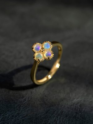 S925 sterling silver inlaid natural Opal Opal stone ring small exquisite fashion simple all-match four-leaf clover ring