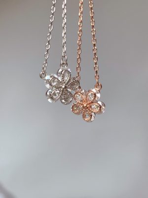 "Flower Language" S925 Sterling Silver Rose Gold Elegant Zirconium Flash Flower Pendant Necklace Women's Simple Clavicle Chain HME