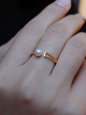 Cold Style S925 Sterling Silver Plated 14K Gold Pearl Ring Women's Geometric Hollow Open Ring Women's Silver Ouni Na