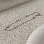 color: white gold