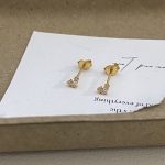 color: 18K gold (with silver earplugs)