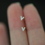 Korean ins wind V-shaped drill ear nail full body 925 silver plating 14K gold design ear hole ear bone nail Ouni Na