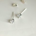 color: White gold (including earplugs)