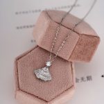 color: white gold