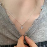 color: white gold