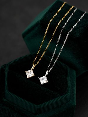S925 Sterling Silver Small Square Inlaid Zircon Necklace Women's Simple Fashion High-grade Single Diamond Clavicle Chain