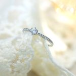 color: white gold / size: Metto 6