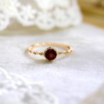 color: Garnet ring / size: Metto 6
