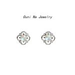 color: white gold