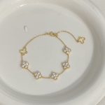 color: 18K Gold