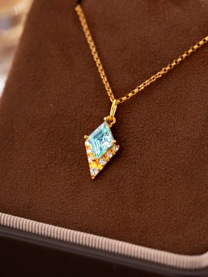 New S925 Sterling Silver Flash Diamond Square Light Blue Zirconium Necklace Women's Light Luxury Retro High Elegant All-match Clavicle Chain