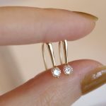 color: White gold pair
