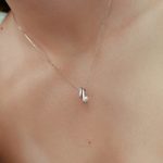 color: white gold