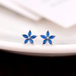 color: White gold pair