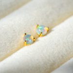 color: White Opal-Gold