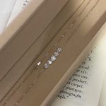 color: white gold