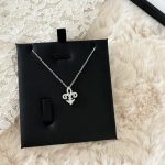 color: white gold