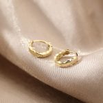 color: 18K Gold