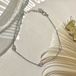 color: white gold