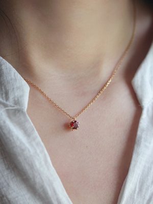S925 Silver Plated 18K Gold Garnet Red Zircon Pendant Necklace Clavicle Chain Gift Female Vintage Exquisite HME