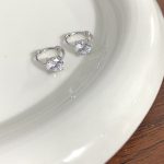 color: white gold