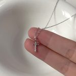 color: white gold