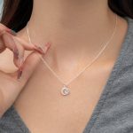color: Silver zircon necklace