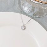 color: white gold