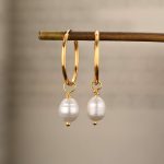 color: Gold Pearl Earrings