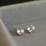 color: white gold