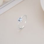 color: Blue zircon [ring]] / Style: Silver