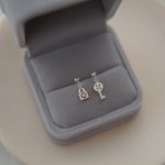 color: White gold pair (including earplugs)