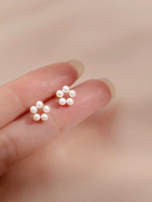 S925 Sterling Silver Plated 14K Gold Synthetic Pearl Earrings Five Beads Small Flowers Elegant Elegant Literary Style All-match Earrings for Women