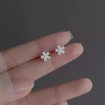 color: white gold